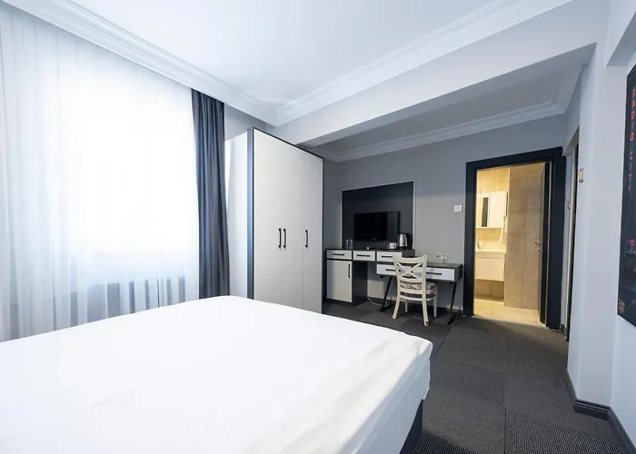 Maltepe Manhattan Hotel 3*