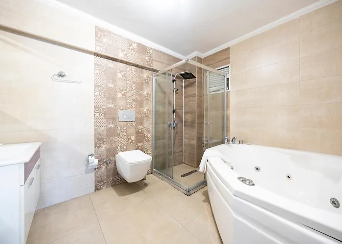 Maltepe Manhattan ホテル 3*